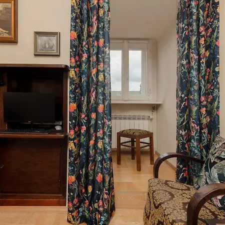Atmospheric Next To Old Town Square By Renters Warszawa