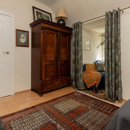 Atmospheric Next To Old Town Square By Renters *