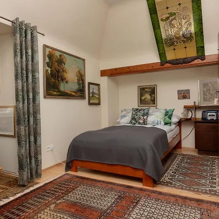 Atmospheric Next To Old Town Square By Renters *