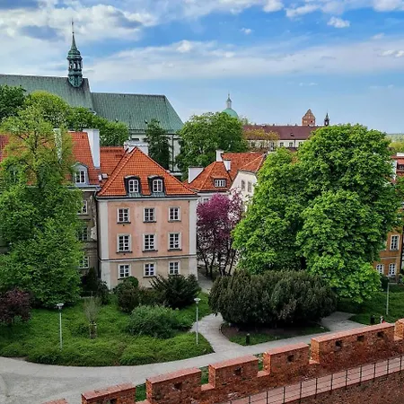 Atmospheric Next To Old Town Square By Renters